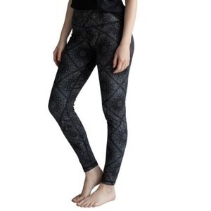 Scorpio Sol Vinyasa High Waist Legging Black Bandana Women's Medium NWT